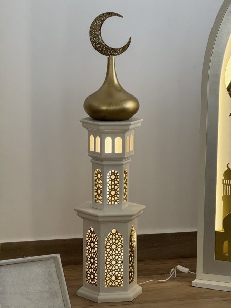 مأذنة مضيئة بكيبل كهربا 🌙
