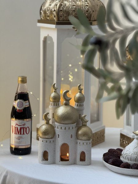 مسجد حجر مع شمعة 🌙