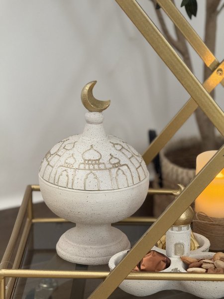 مضيفة حجر 🌙