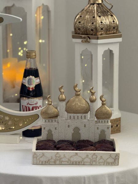 مضيفة حجر شكل مسجد