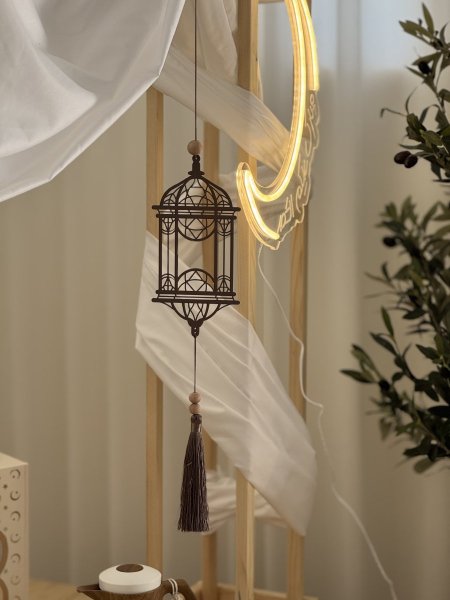 تعليقة شكل فانوس 🌙