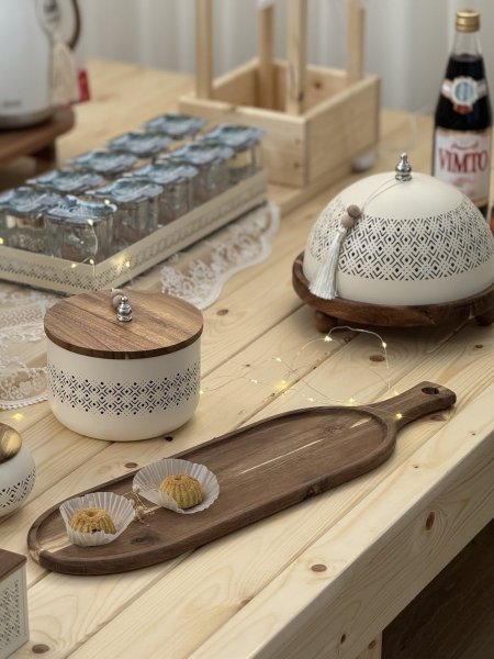 لوح خشبي للتقديم