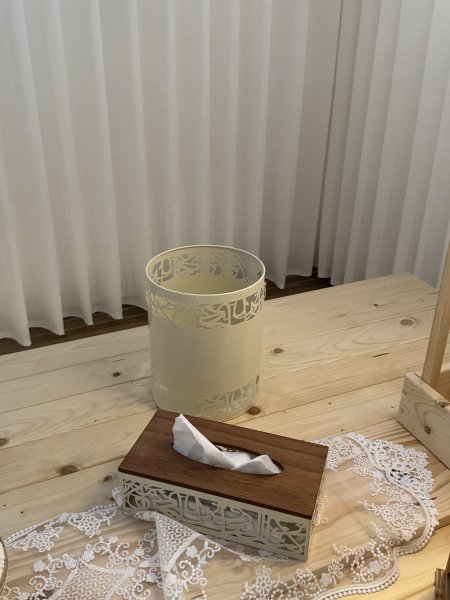 طقم بكيت محارم مع سلة مهملات