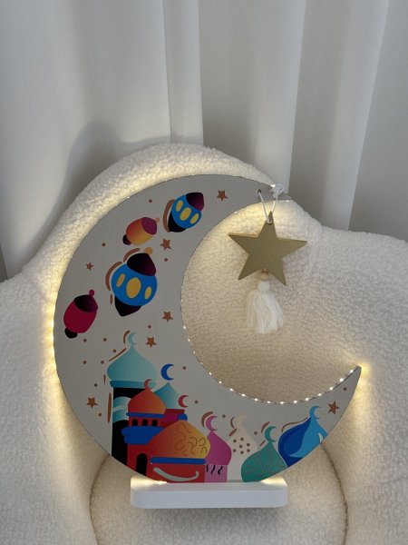 هلال ملون مضيء 🌙