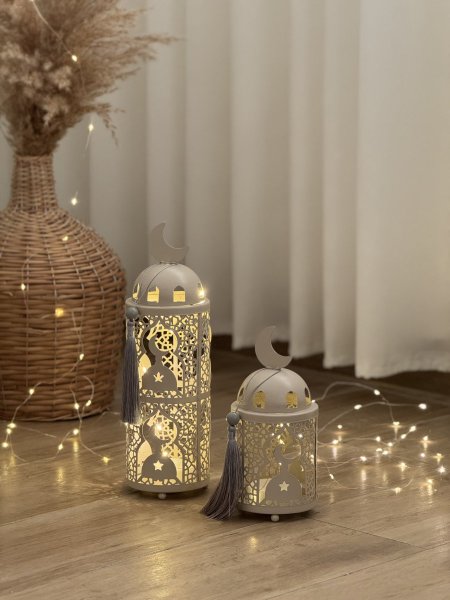 فوانيس مضيئة بكبسة (وكبسة ثانية مغنية اختياري )