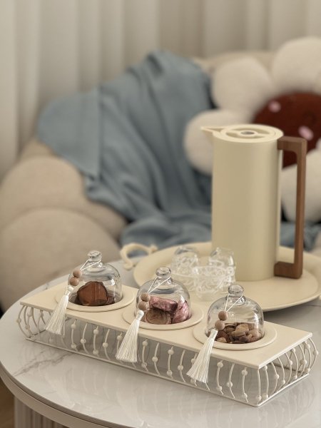 مضيفة ثلاثية