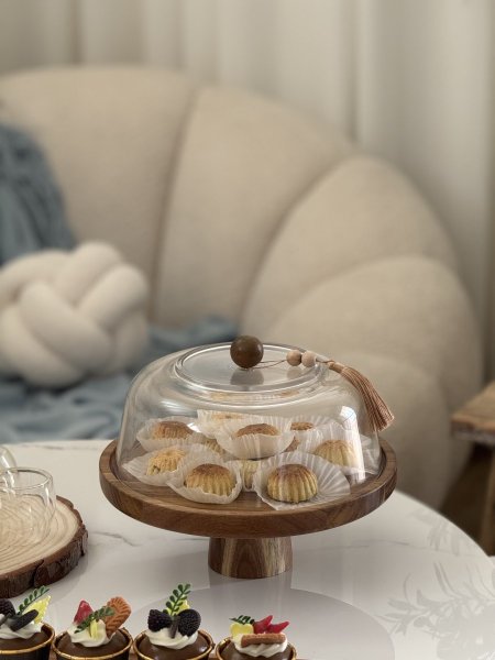 مضيفة مع ستاند وغطا زجاج