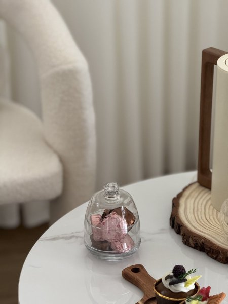 مضيفة زجاج حجم صغير