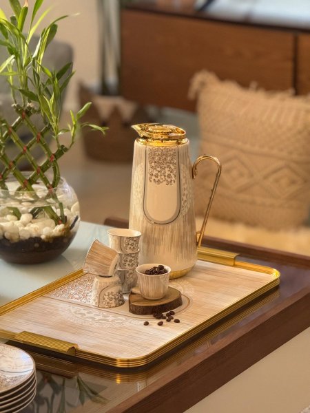 تنسيقة ضيافة ( دلة + ١٢ فنجان + صينية )