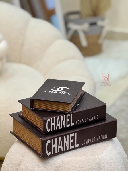 طقم ثلاث كتب CHANEL (يستخدم ك صندوق للتخزين )